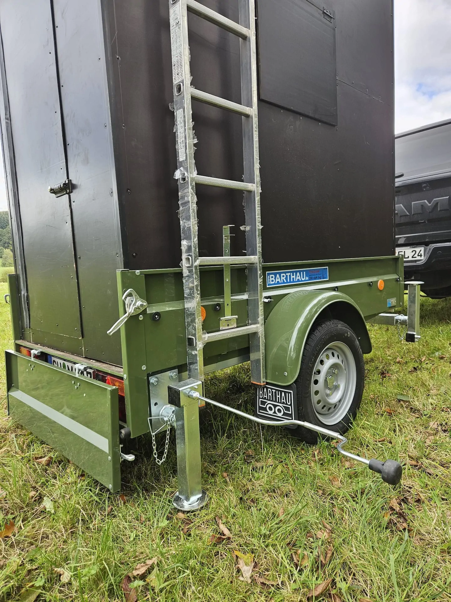 Anhänger_inkl._Stützen-Mobile_Jagdkanzel-Jagd_Weber
