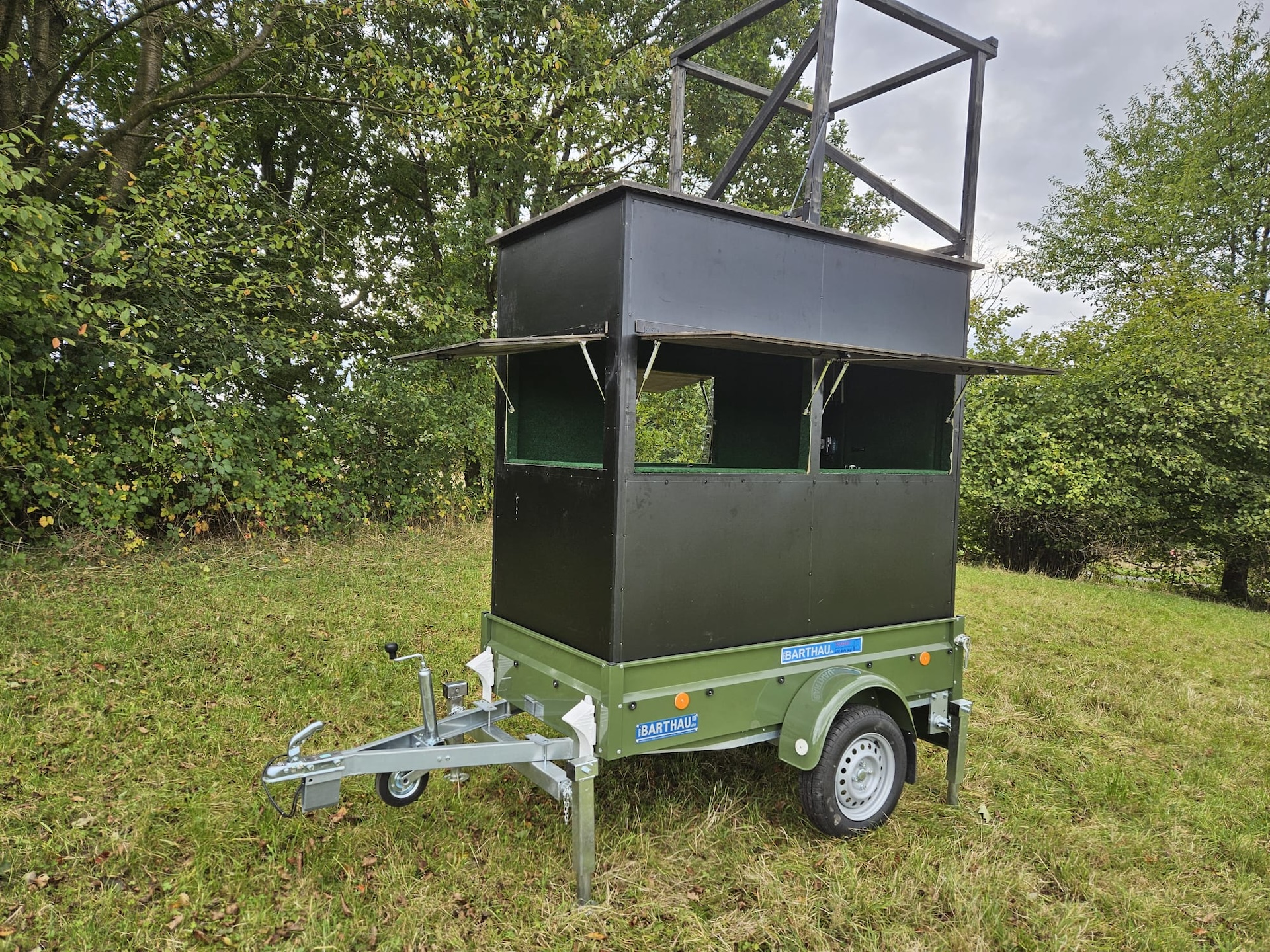 Mobiler Ansitz_offen-Mobile_Jagdkanzel-Jagd_Weber