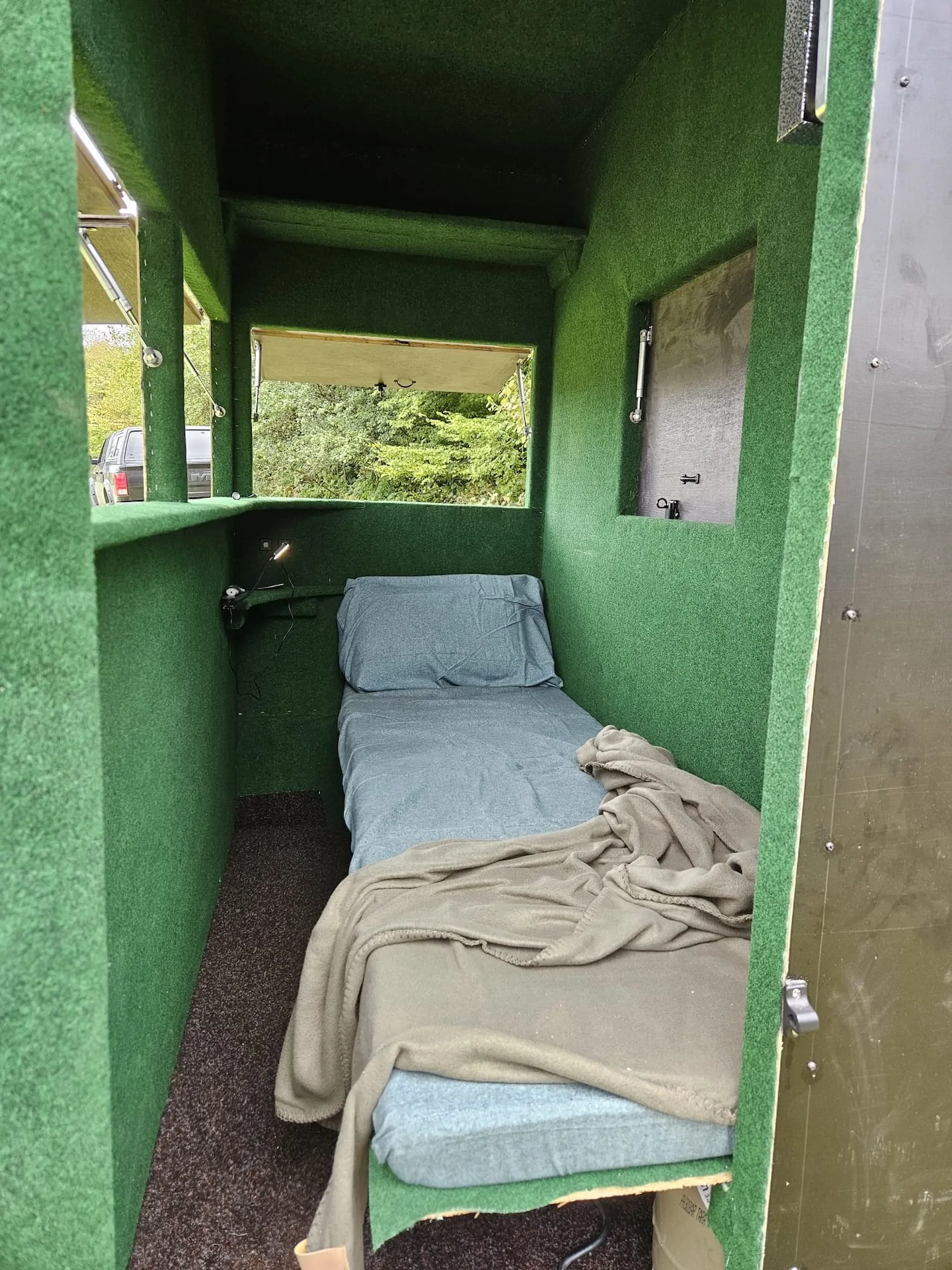 Schlafmöglichkeit-Mobile_Jagdkanzel-Jagd_Weber